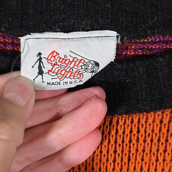 Vintage Bright Lights Orange, Purple, Pink, and Black Crew Neck Sweater Size L - Picture 2 of 4